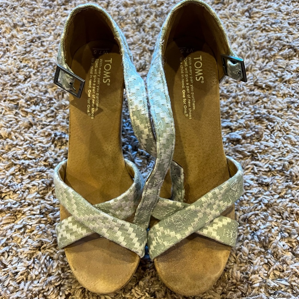 Toms wedge sandals